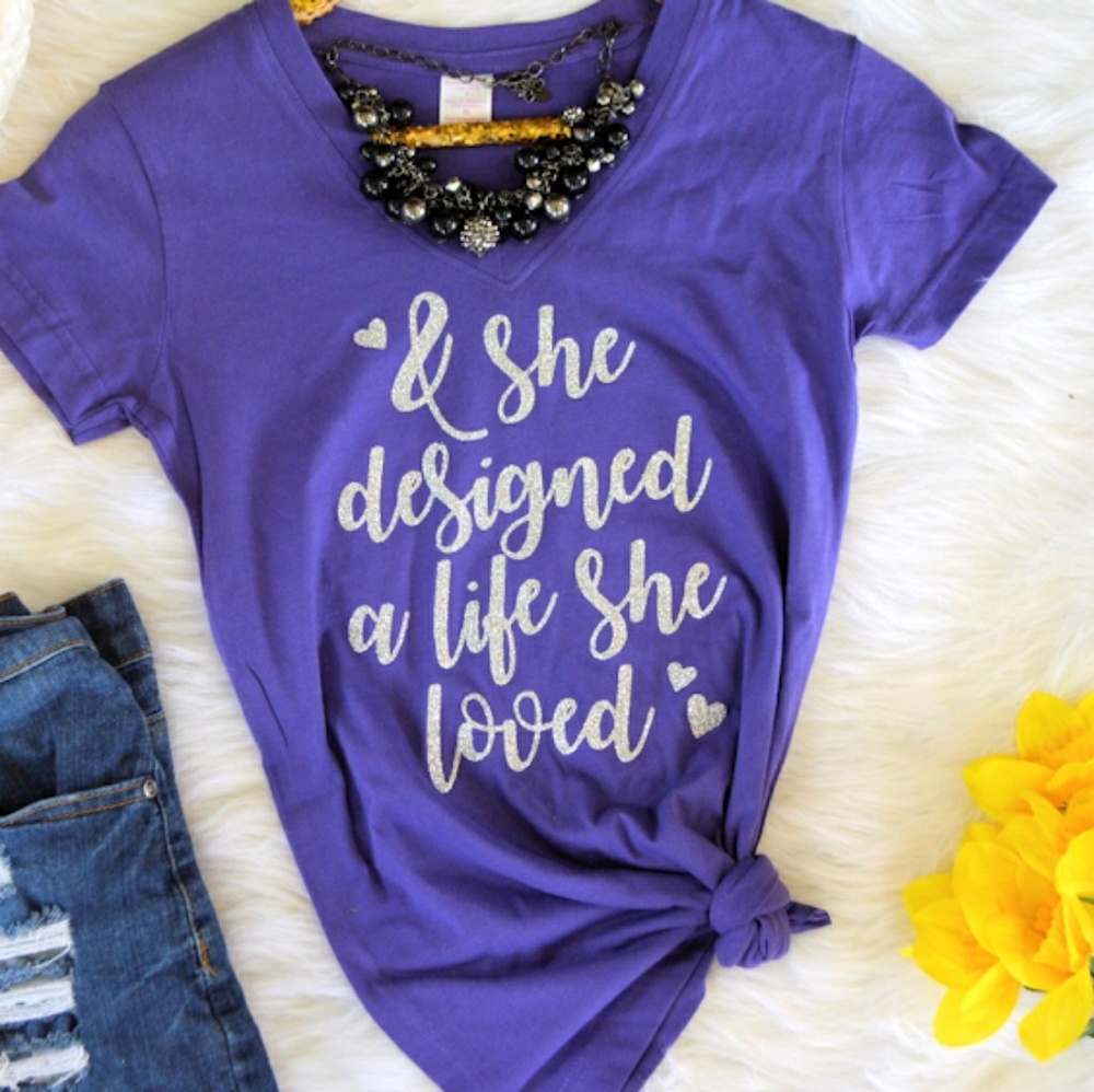 HP! ⭐ She Designed A Life She Loved Glitter V-Neck - Picture 5 of 5