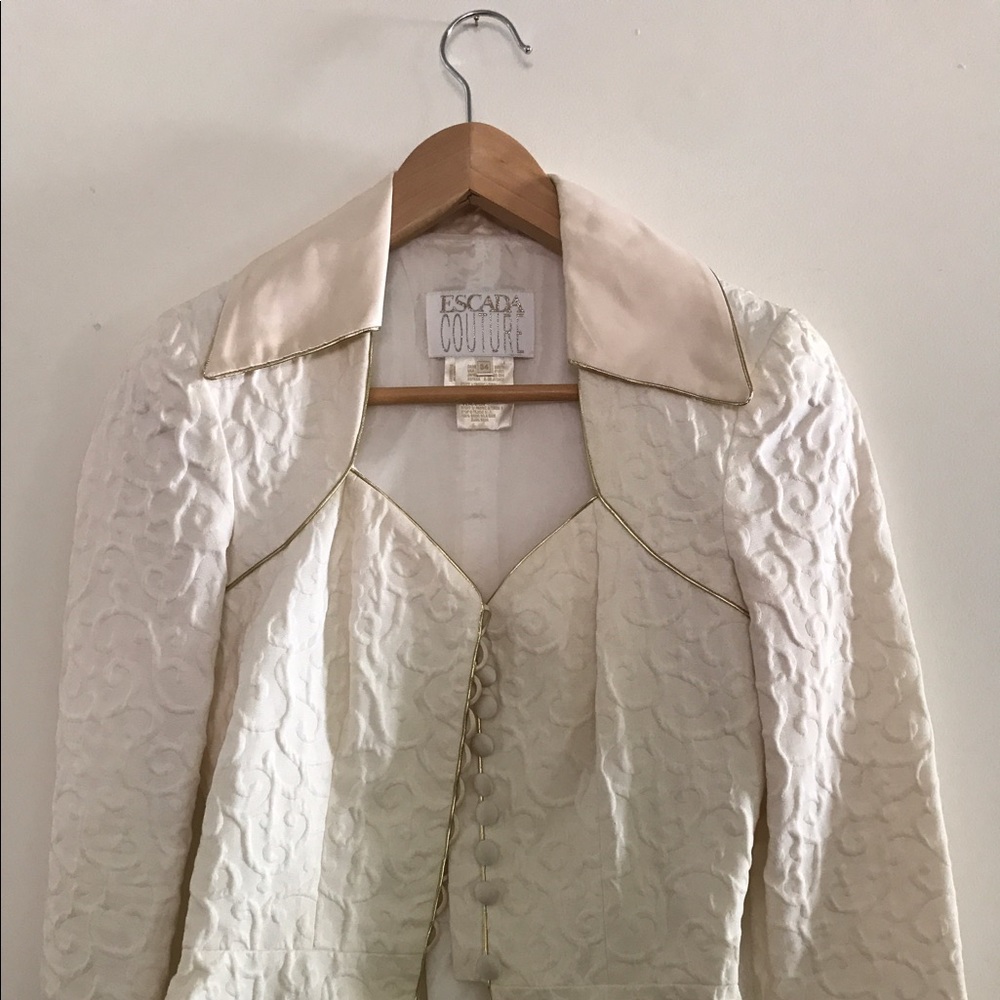 Escada Couture. Size 34. Cotton, nylon and silk.