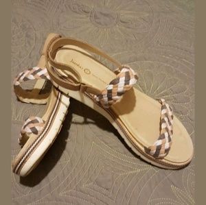 Jambu sandals