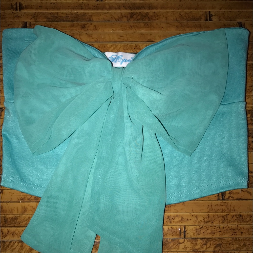 Hope's crop top