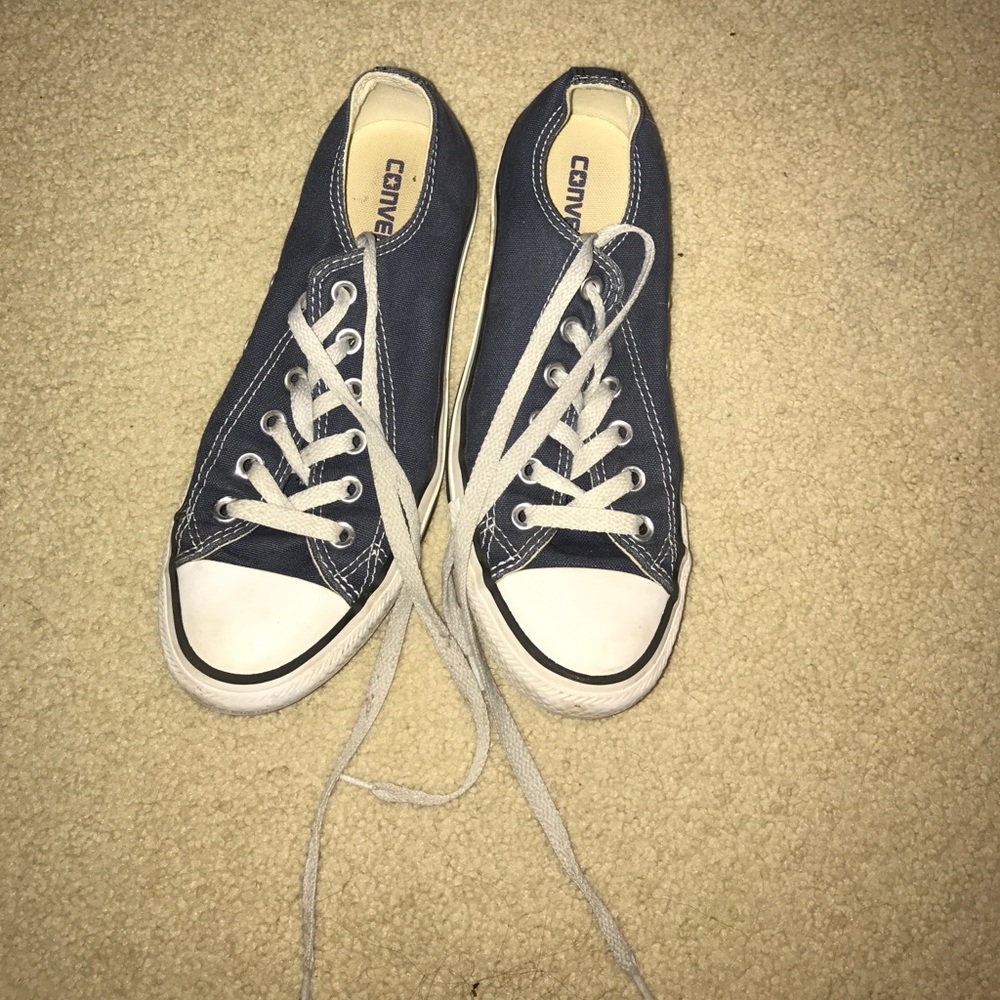 Navy blue converse