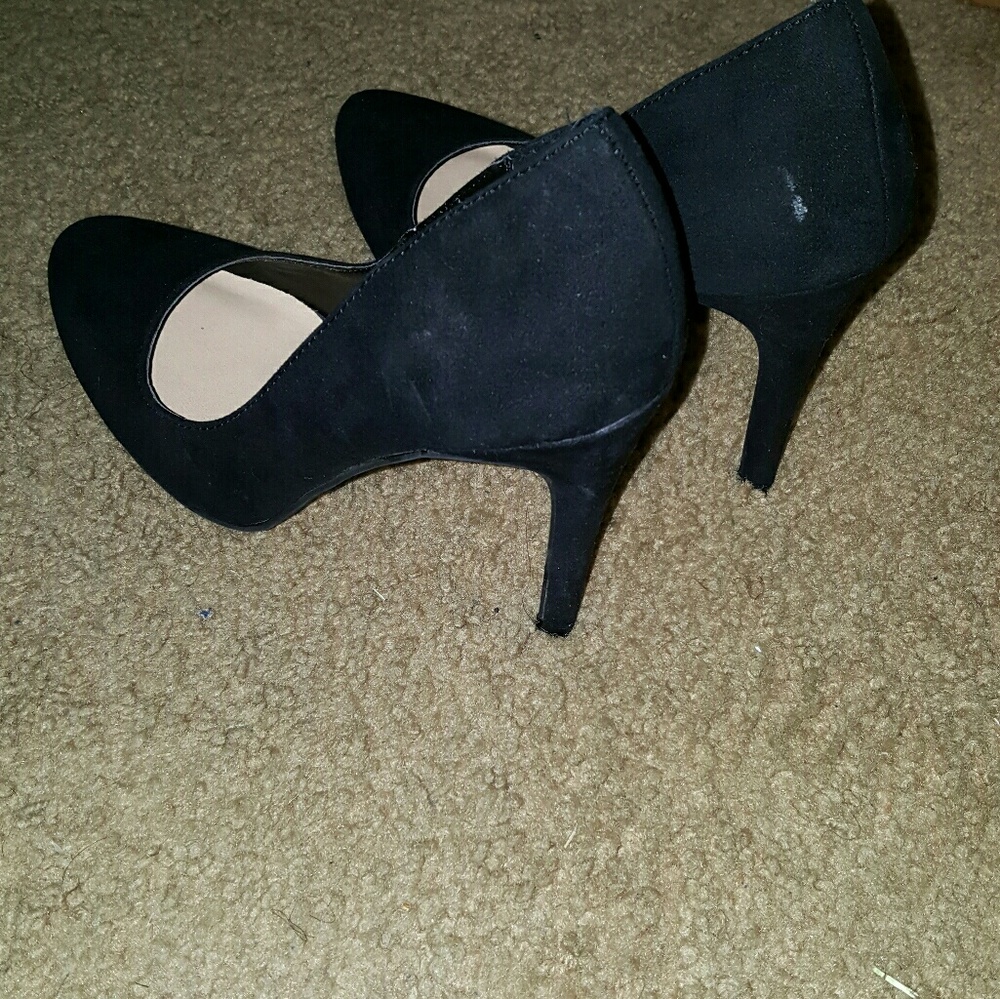 Black heels - Picture 3 of 3