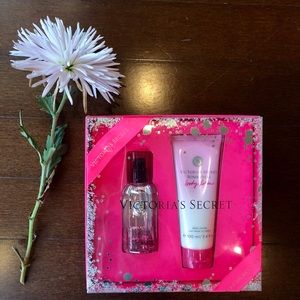 NEW • Victoria's Secret Beauty Set