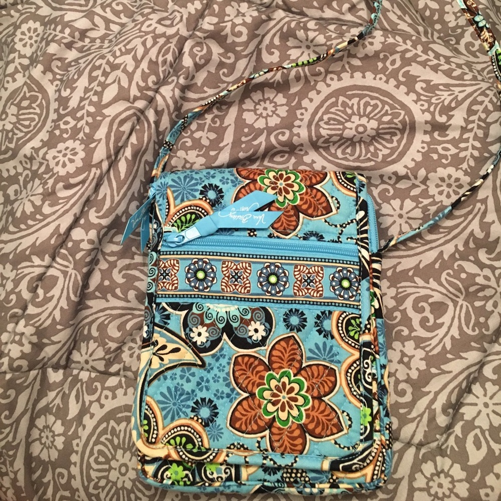 Vera Bradley Cross Body Bag. Never been used.