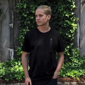 Meet your Posher, Devin