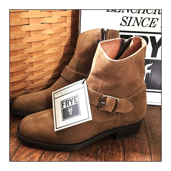 Frye Shoes - ✨Frye Cashew Engineer Boots✨
