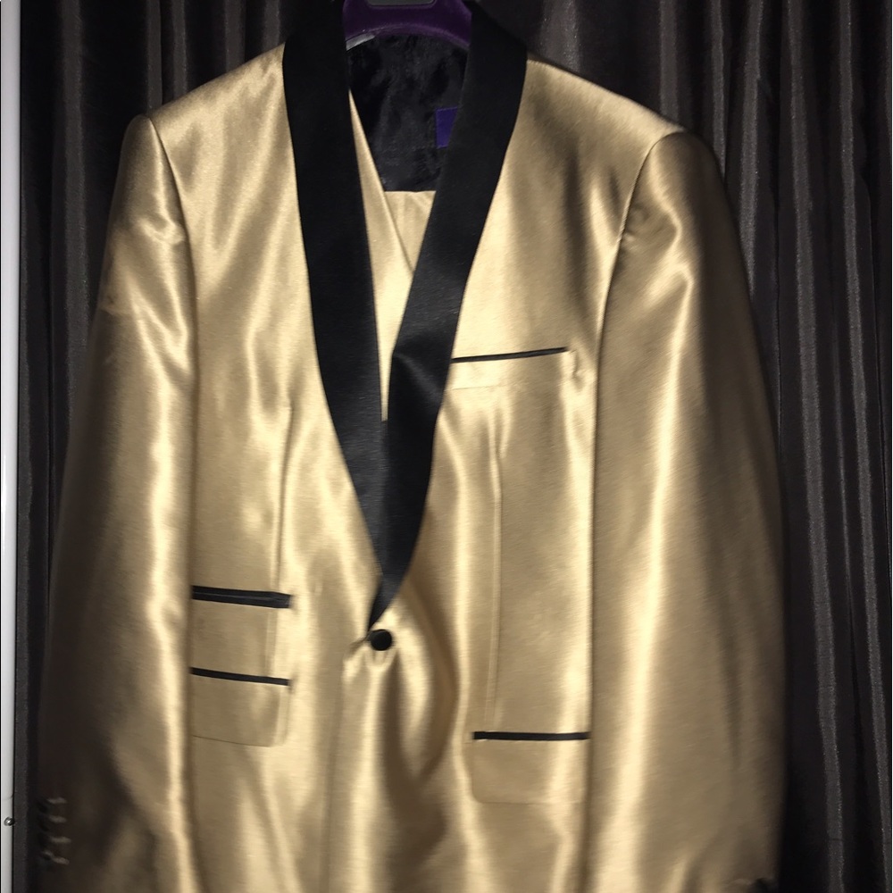 Champagne tuxedo