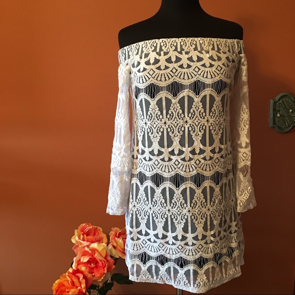 Boho Chic Lace Off Shoulder Bell Sleeve Dress - Picture 4 of 4