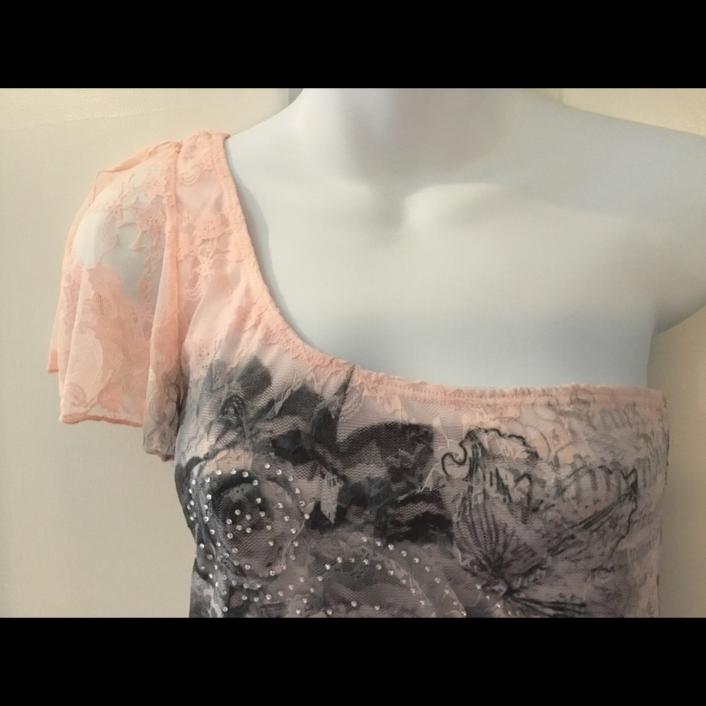 🆕 Pretty Lace Top with Rhinestones - Picture 3 of 8