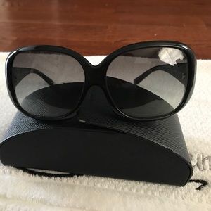 Authentic Prada Black sunglasses SPR25N
