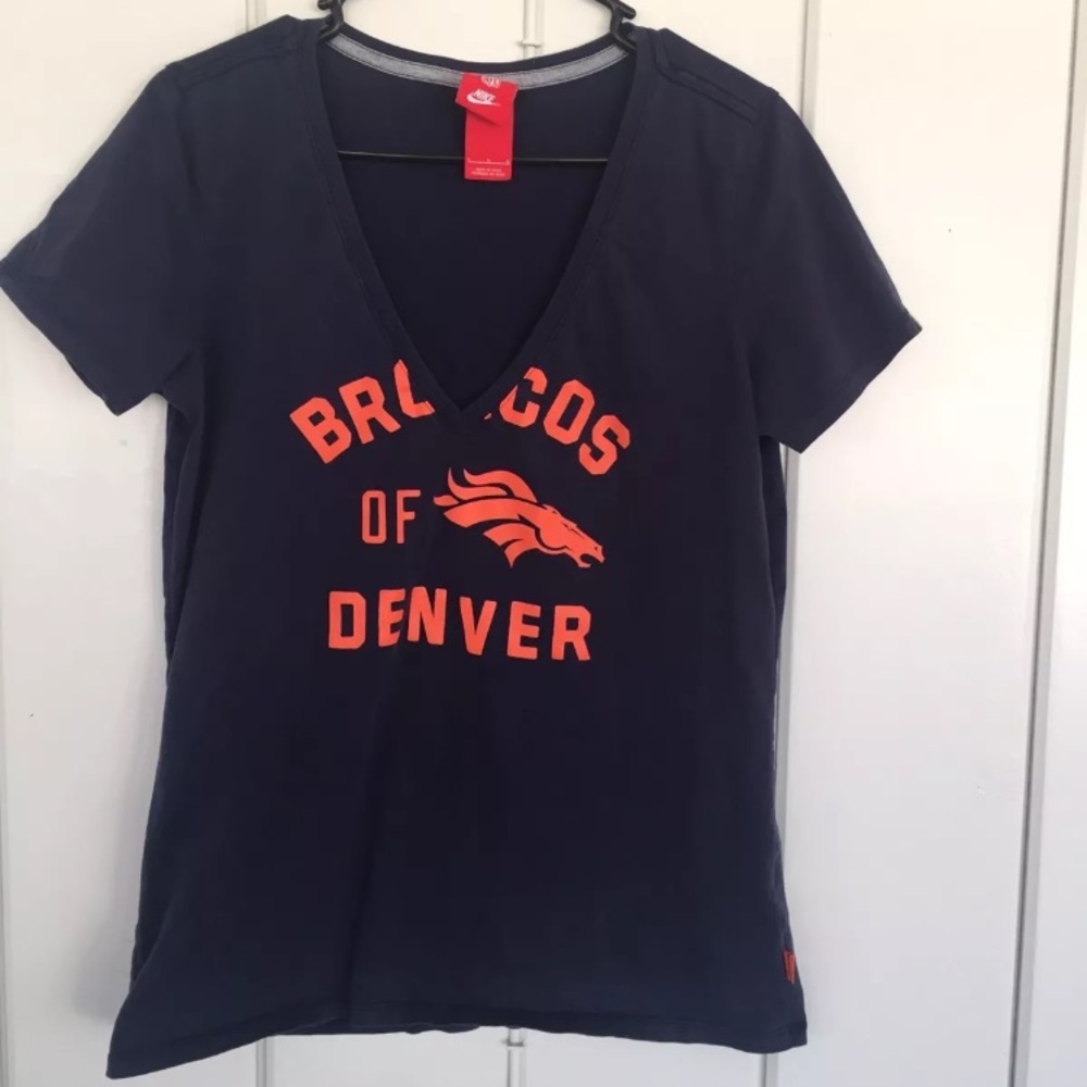Nike Broncos Football Navy V-neck T-shirt Size L