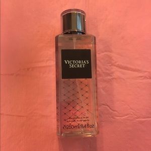 VS Noir Tease Fragrance Mist