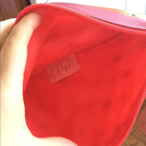 Estée Lauder Harper's Bazaar makeup Bag - Picture 5 of 8