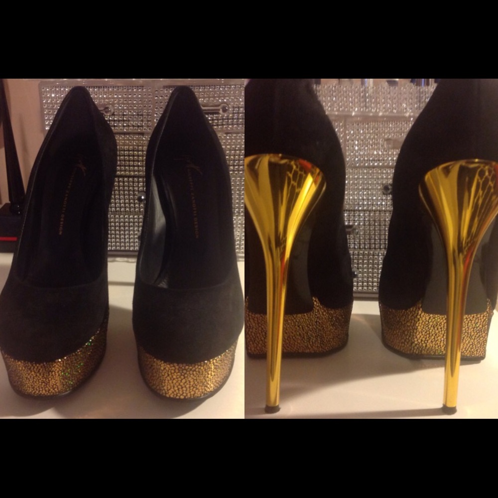 SOLD!!!🤑Suede/gold platform pumps 👠 - Picture 5 of 8