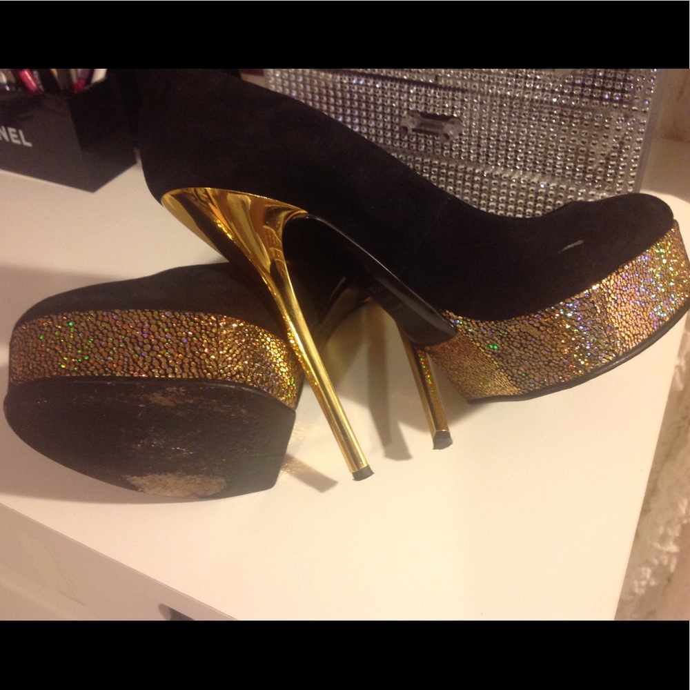 SOLD!!!🤑Suede/gold platform pumps 👠 - Picture 7 of 8
