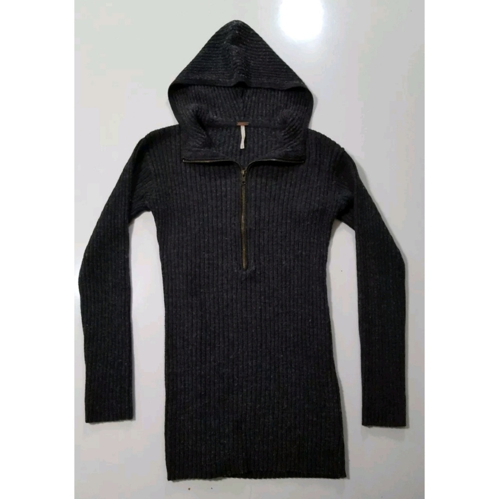 Free People Sz M Thigh Length Body Sweater