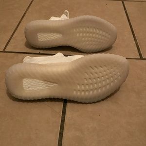Yeezy's v-2 season 4 sply-350 boost White