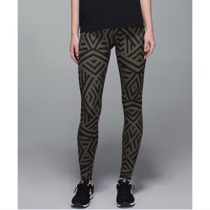 Lululemon Chevron green tights