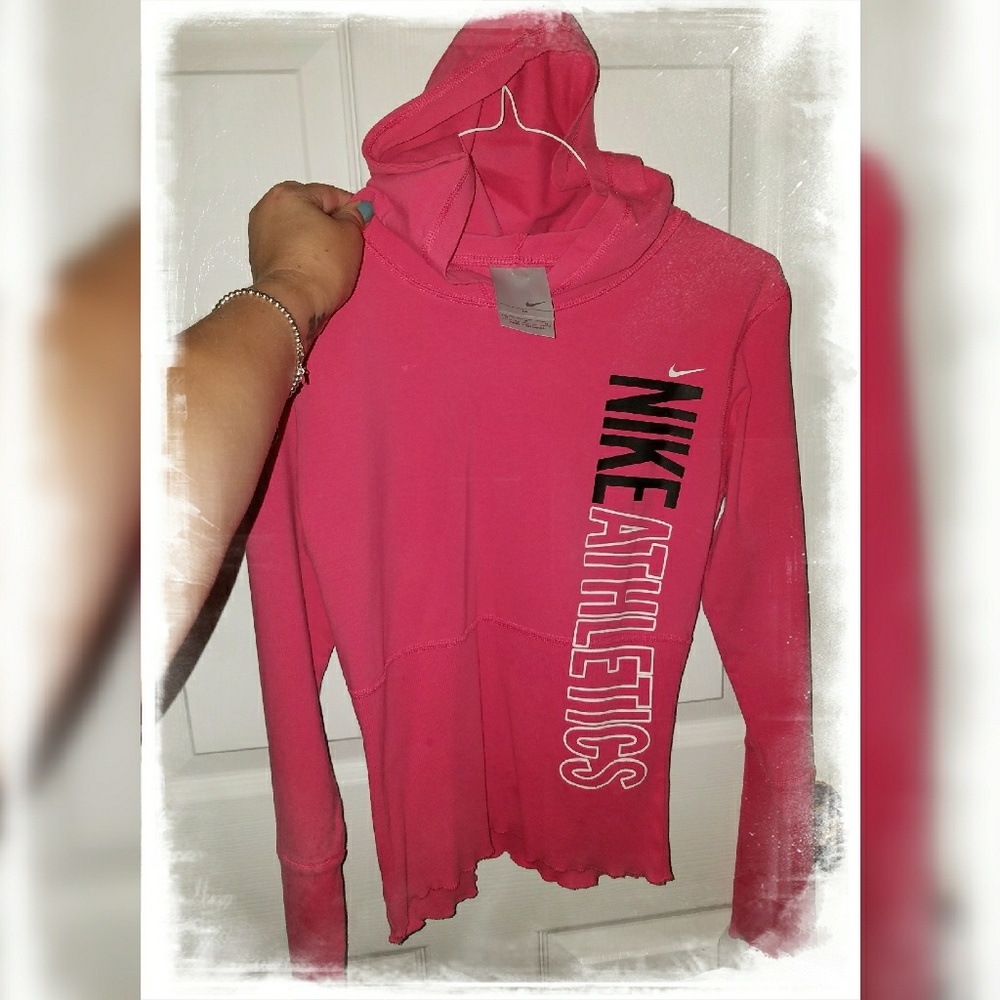 NIKE ATHLETICS Extra Long sleeved shirt w/ hoodie!