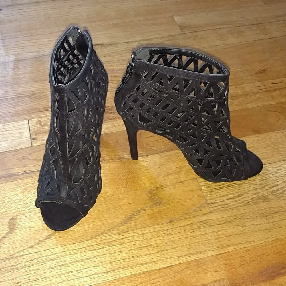 Sexy black heels size 6.5