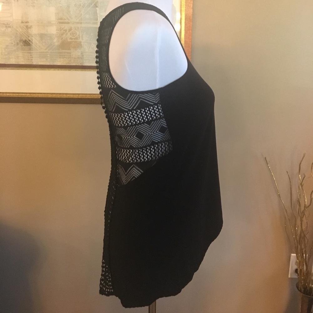Stunning black top