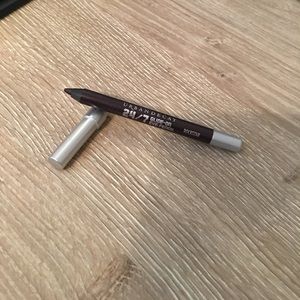 Travel size eyeliner