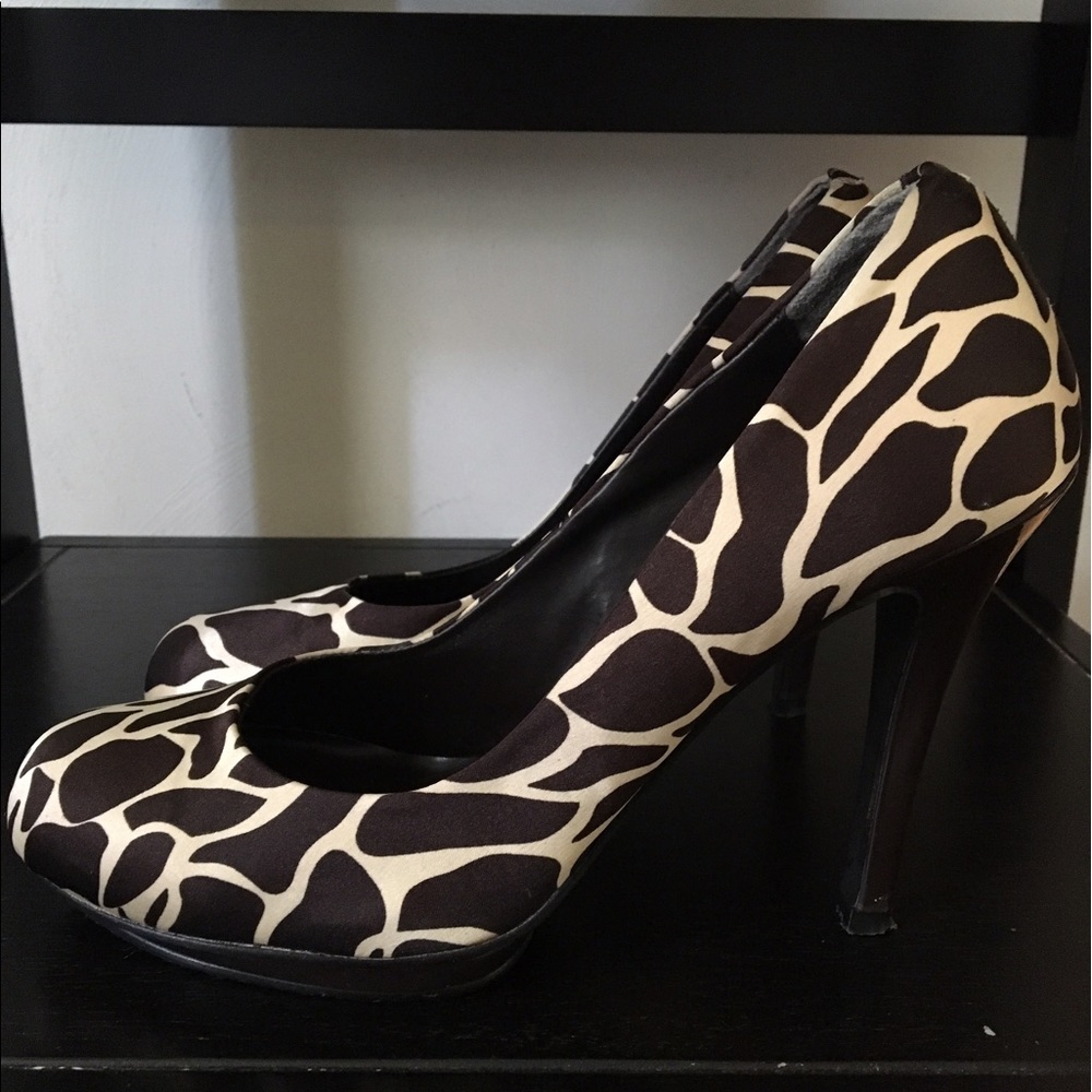 Charlottes Russe Animal Print 4" platform Pumps