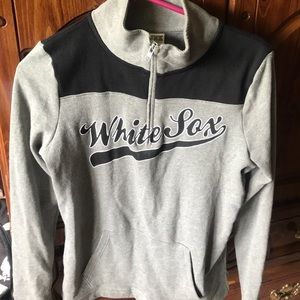 Chicago white six half zip