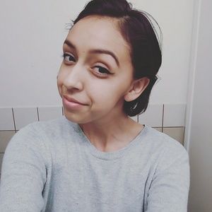 Meet your Posher, Elvia