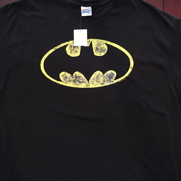Urban Outfitters | Batman Graphic T - Picture 2 of 2