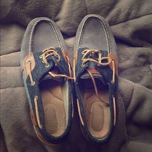 Gray and blue sperrys