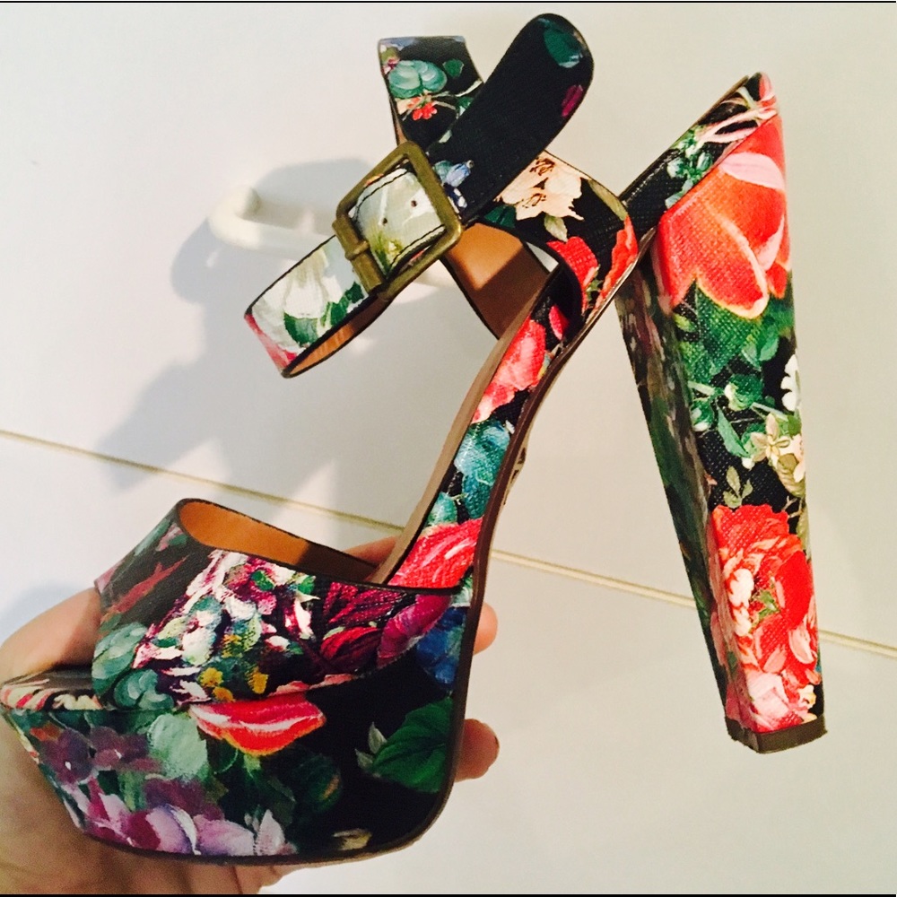 Floral Heels - Picture 1 of 2