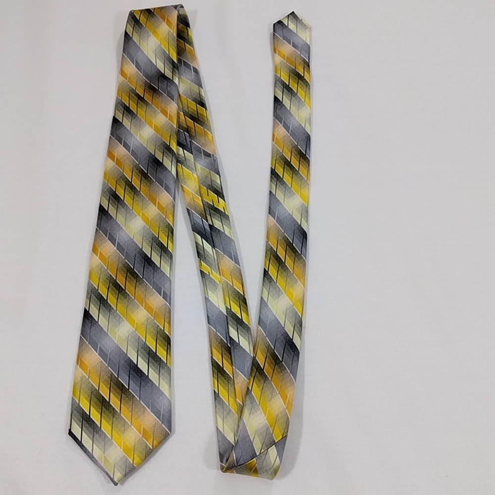 Men's tie yellow