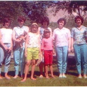 Meet your Posher, Dee