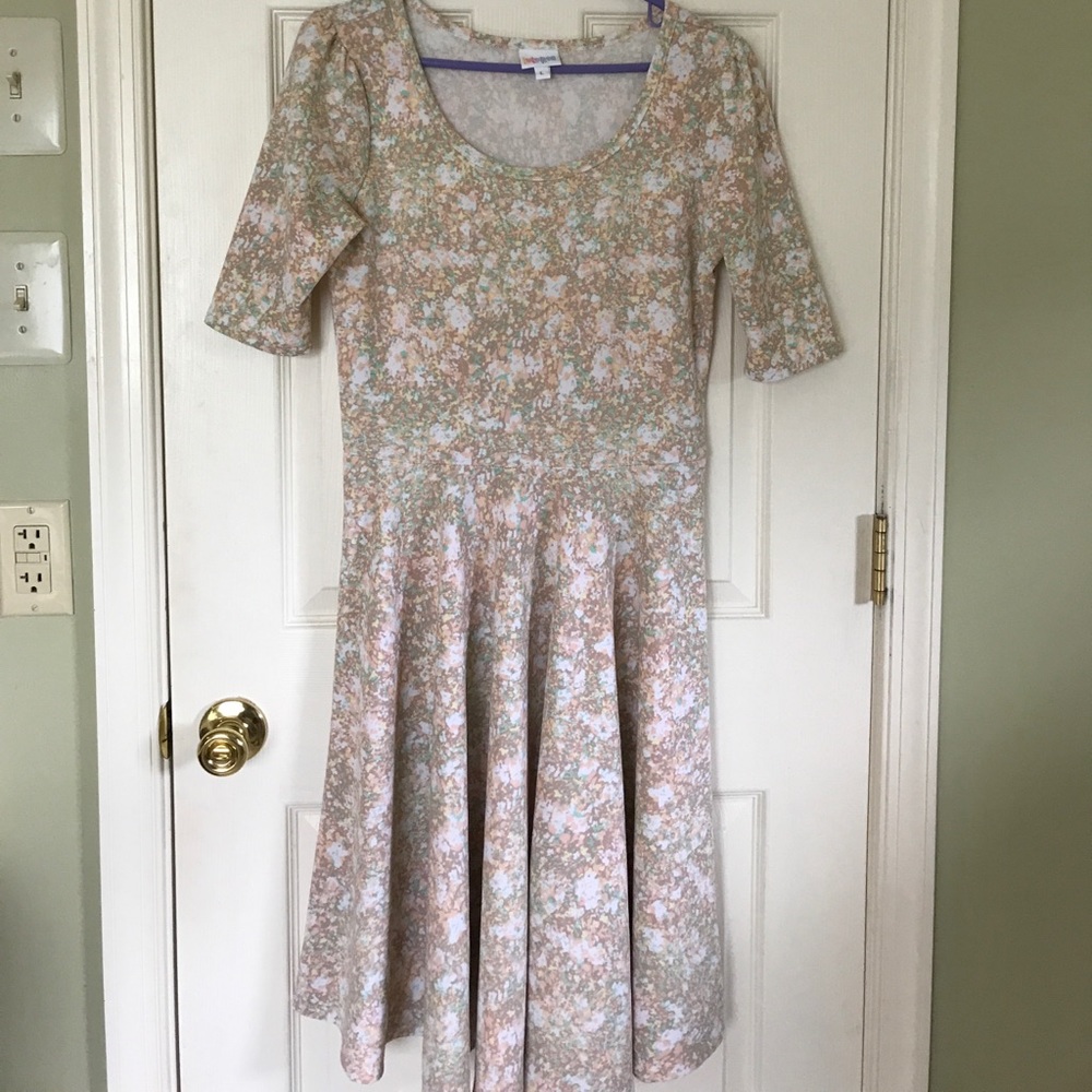 Lularoe Nicole size large