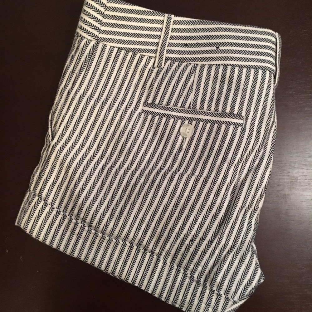 Express Patterned Shorts - image 1