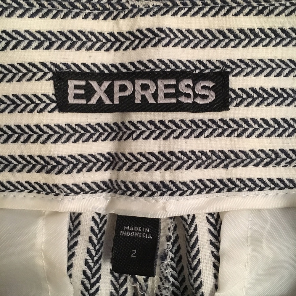 Express Patterned Shorts - image 3