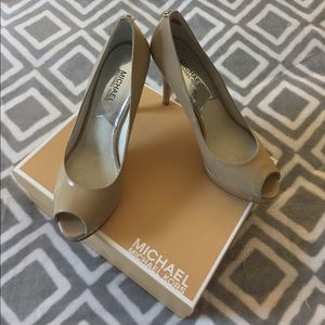NEW MICHAEL Michael Kors Nude Platform PeepToe