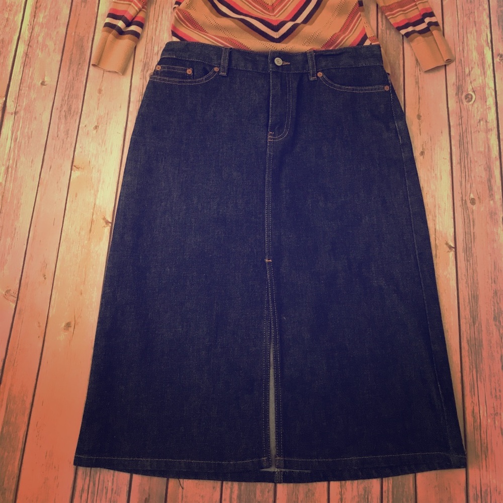 GAP denim skirt w/ front split ❤️ SIZE 6
