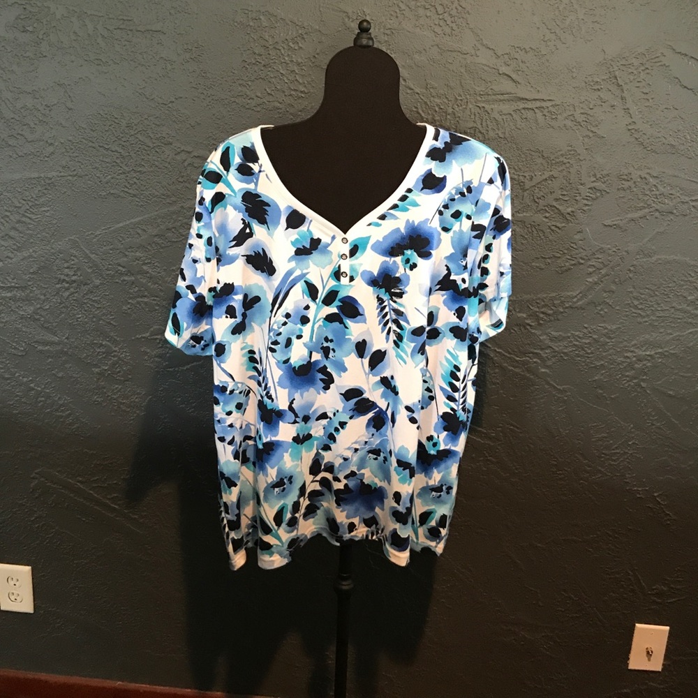 NWT - Karen Scott Basic printed tee