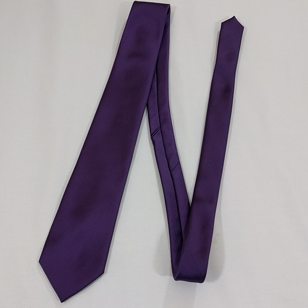 Men's tie purple