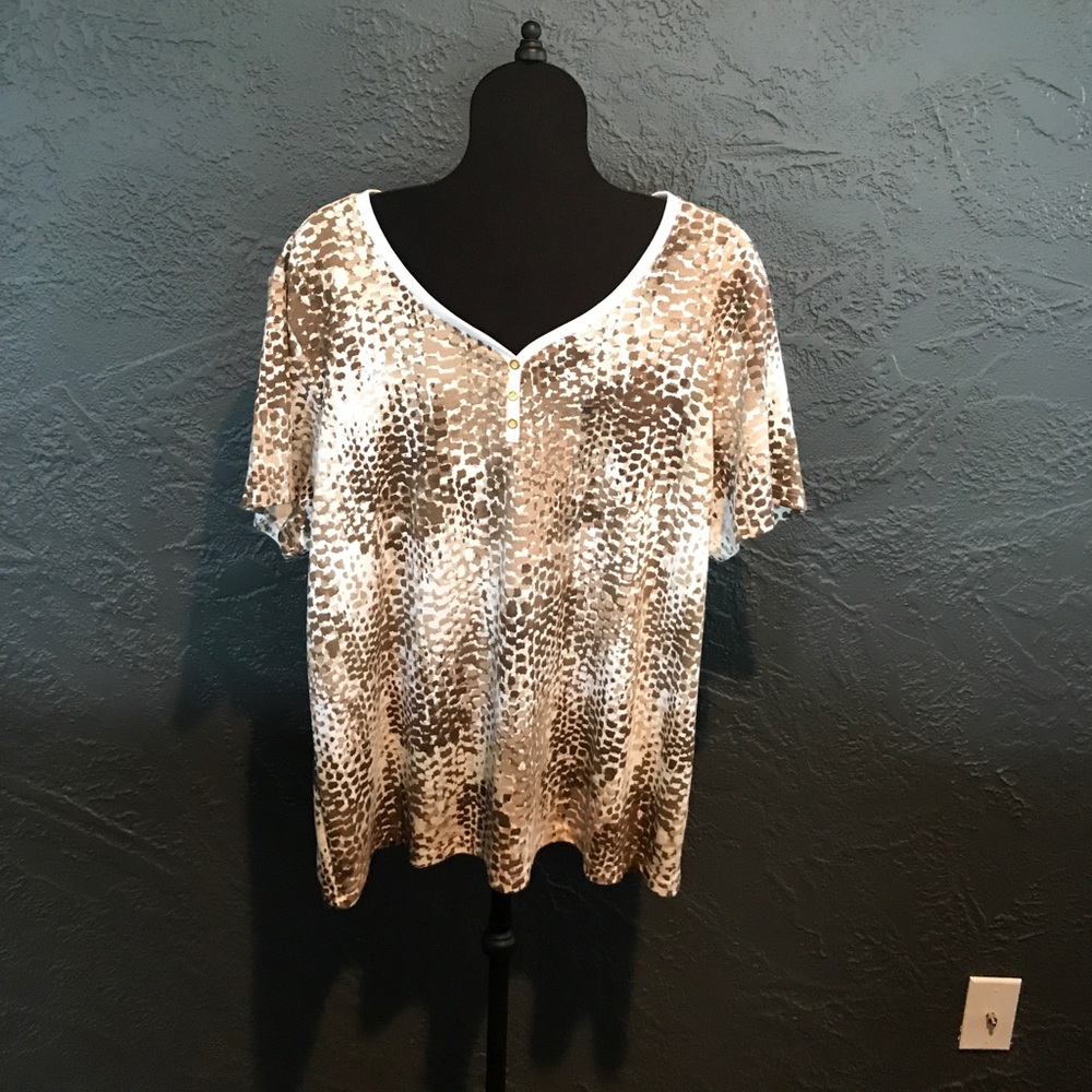 NWT- Karen Scott Print Tee