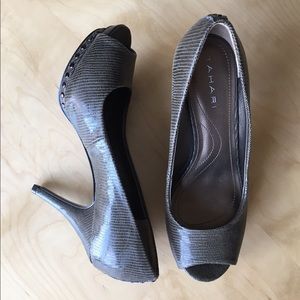 New Tahari platform heels 6.5