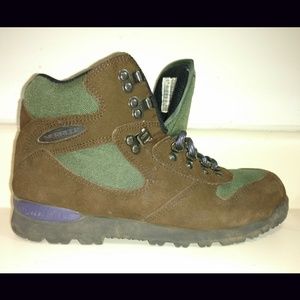 Merrell Hiking Boots, women's 9