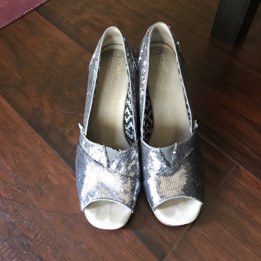 TOMS Women's Wedges Silver Sequins