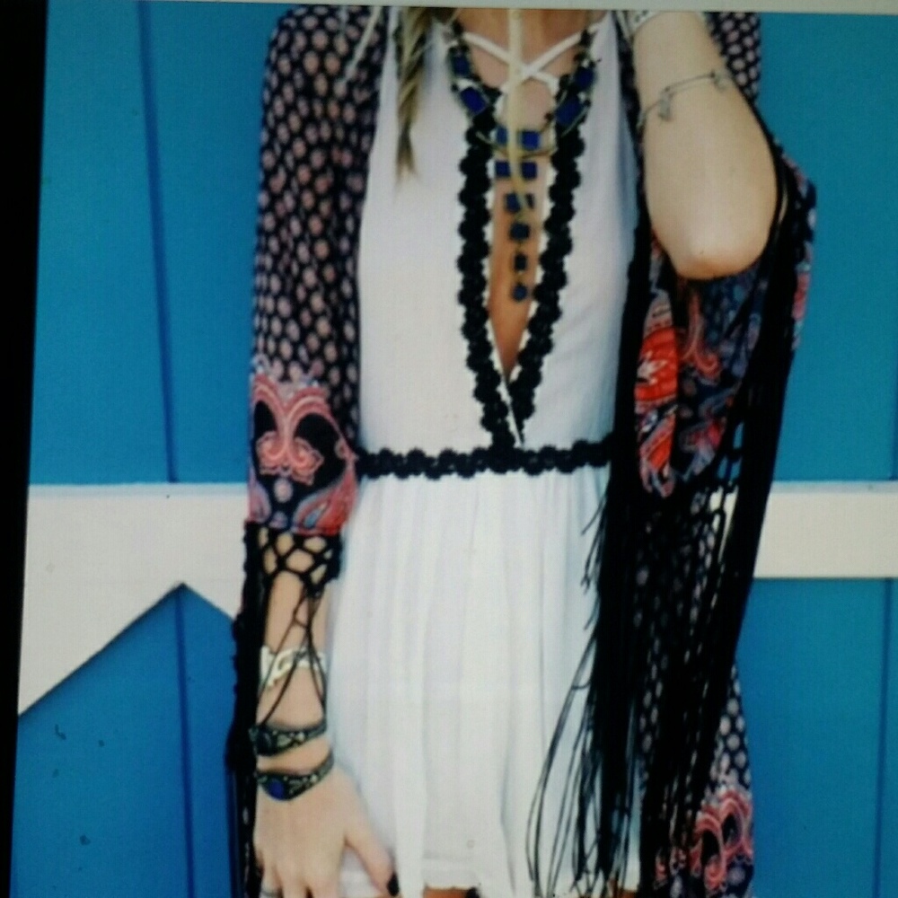 INDIKAH  WHITE ROMPER SIZE  S