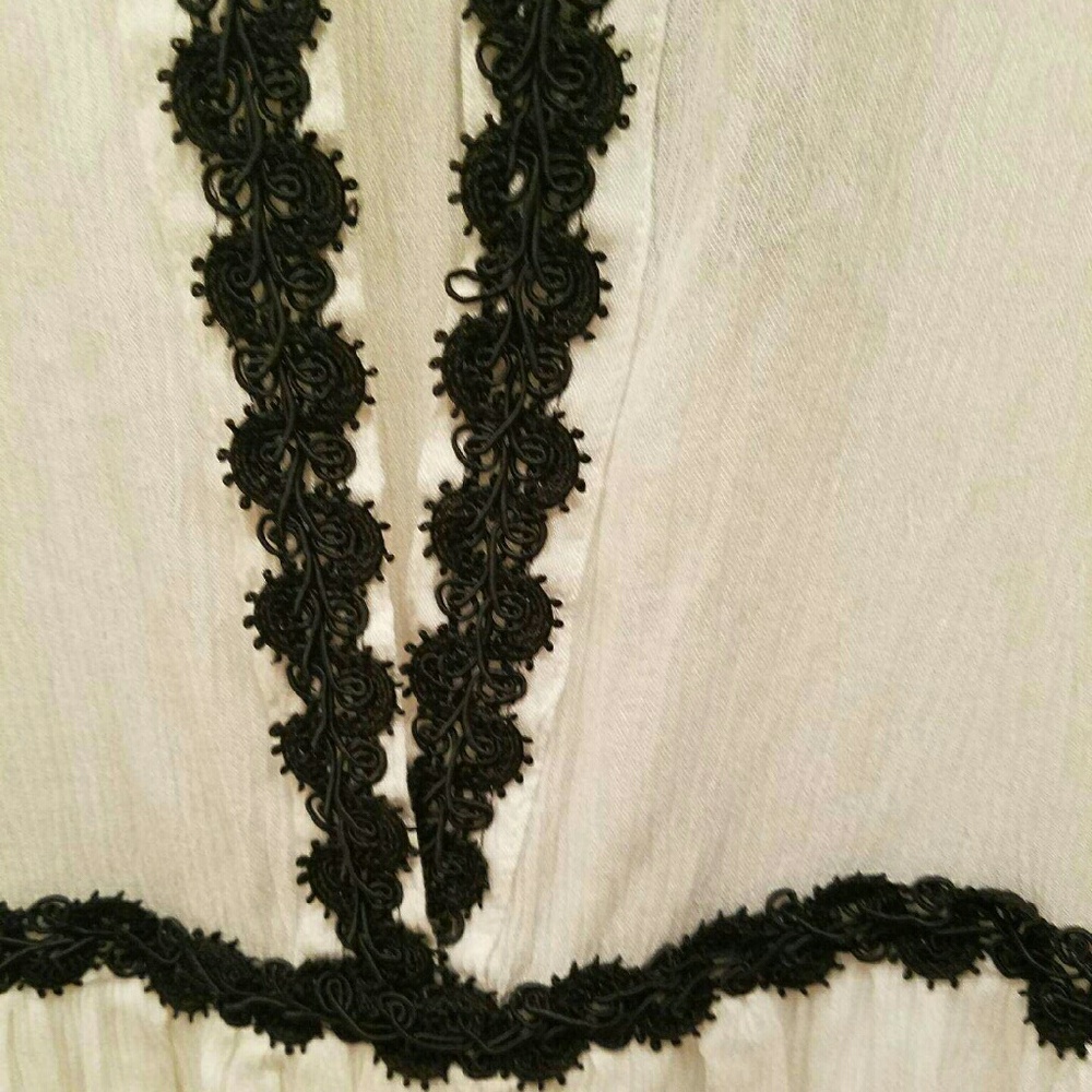 INDIKAH  WHITE ROMPER SIZE  S - Picture 4 of 7