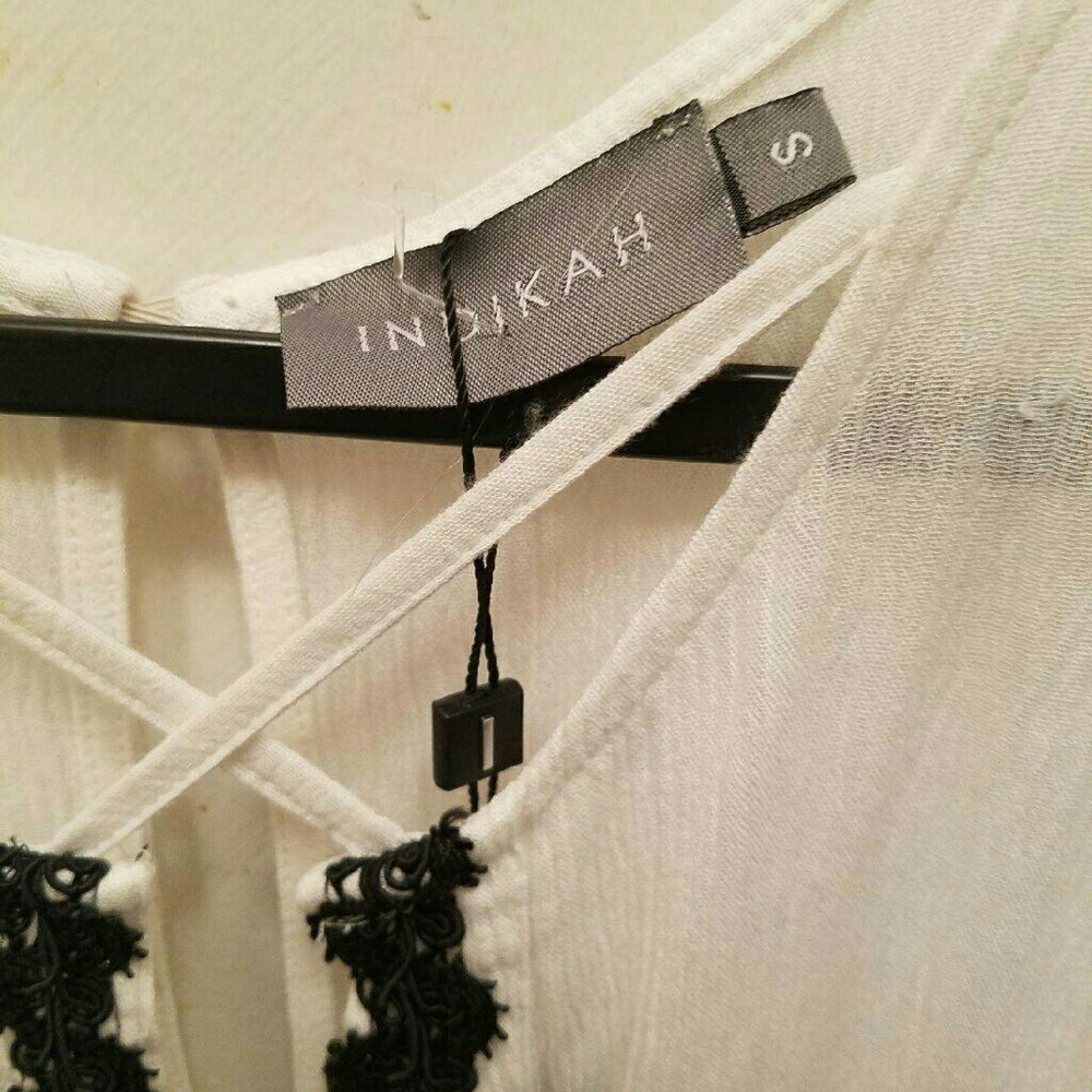 INDIKAH  WHITE ROMPER SIZE  S - Picture 6 of 7