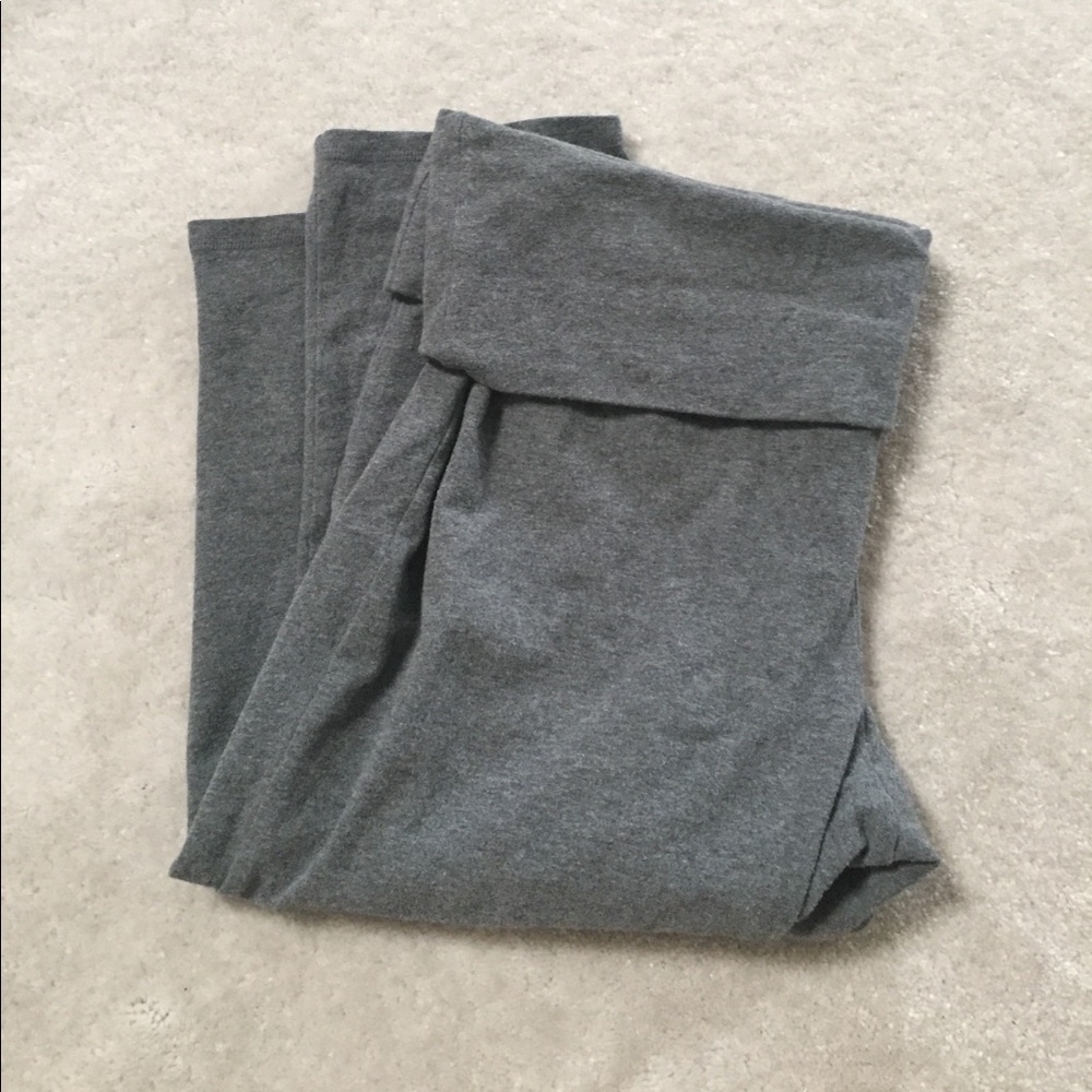 CROPPED GRAY YOGA PANTS