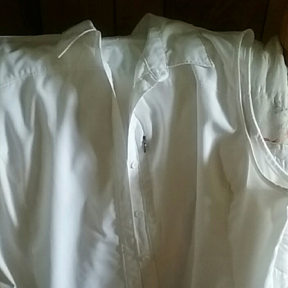 Omni shade Columbia button down shirt